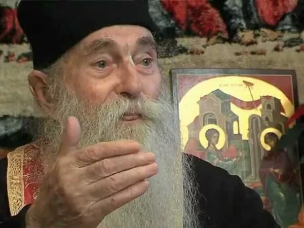 parintele-arsenie-papacioc-1-1-600×450
