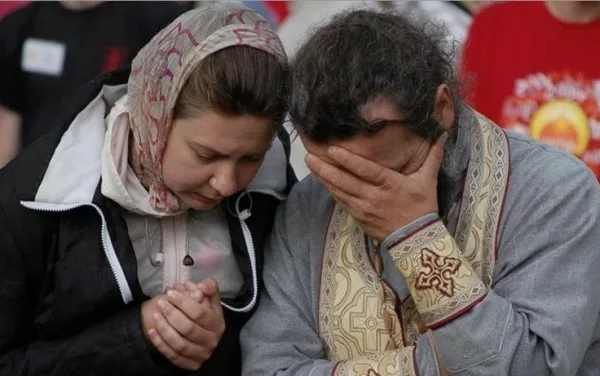 spovedanie-preot-femeie